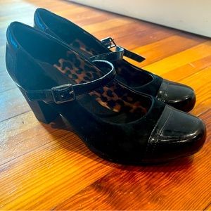 Clarks Sapphire Juno black Suede Cap Toe Mary Jane Pumps Size 8